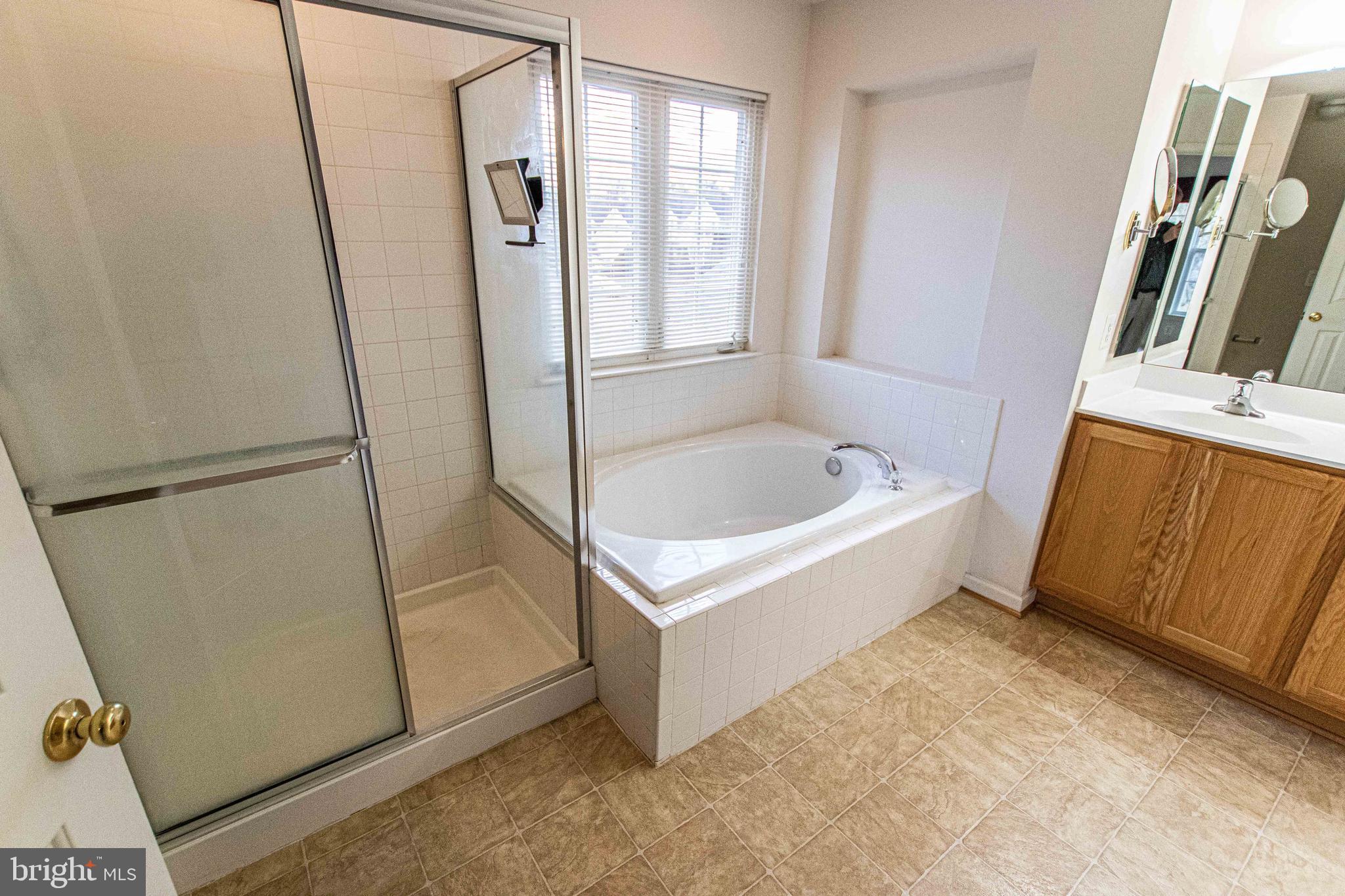 6679 CLARKES MEADOW DRIVE