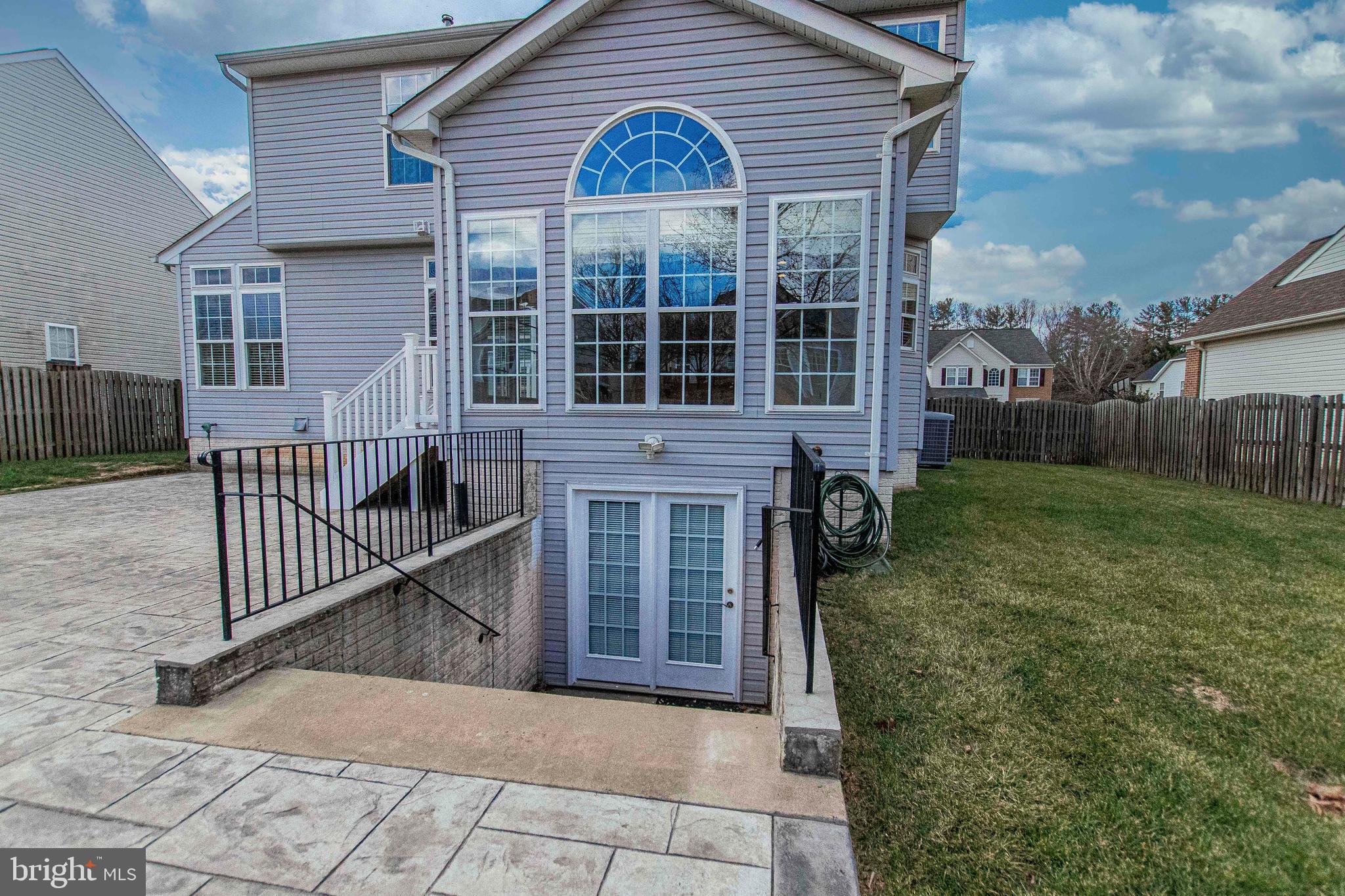 6679 CLARKES MEADOW DRIVE