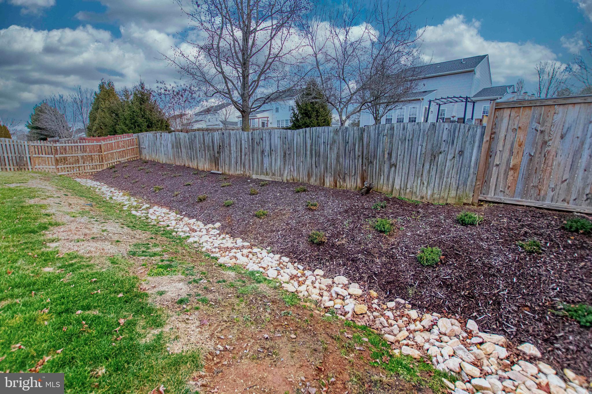 6679 CLARKES MEADOW DRIVE