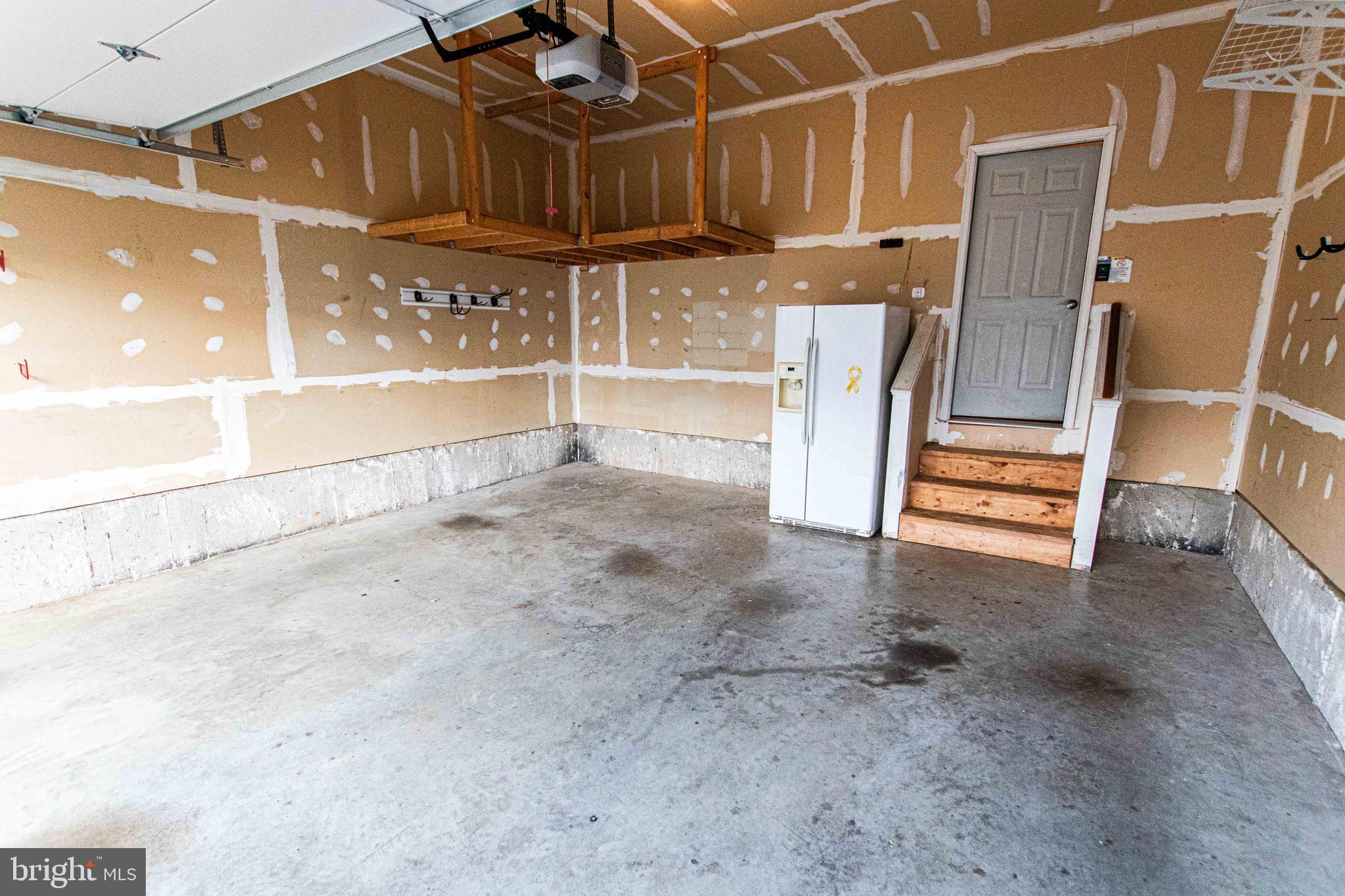 6679 CLARKES MEADOW DRIVE