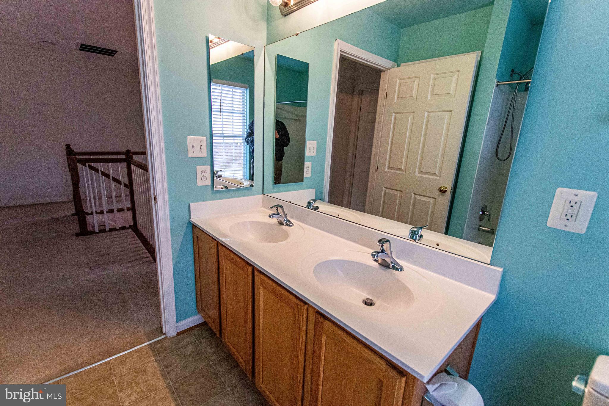 6679 CLARKES MEADOW DRIVE