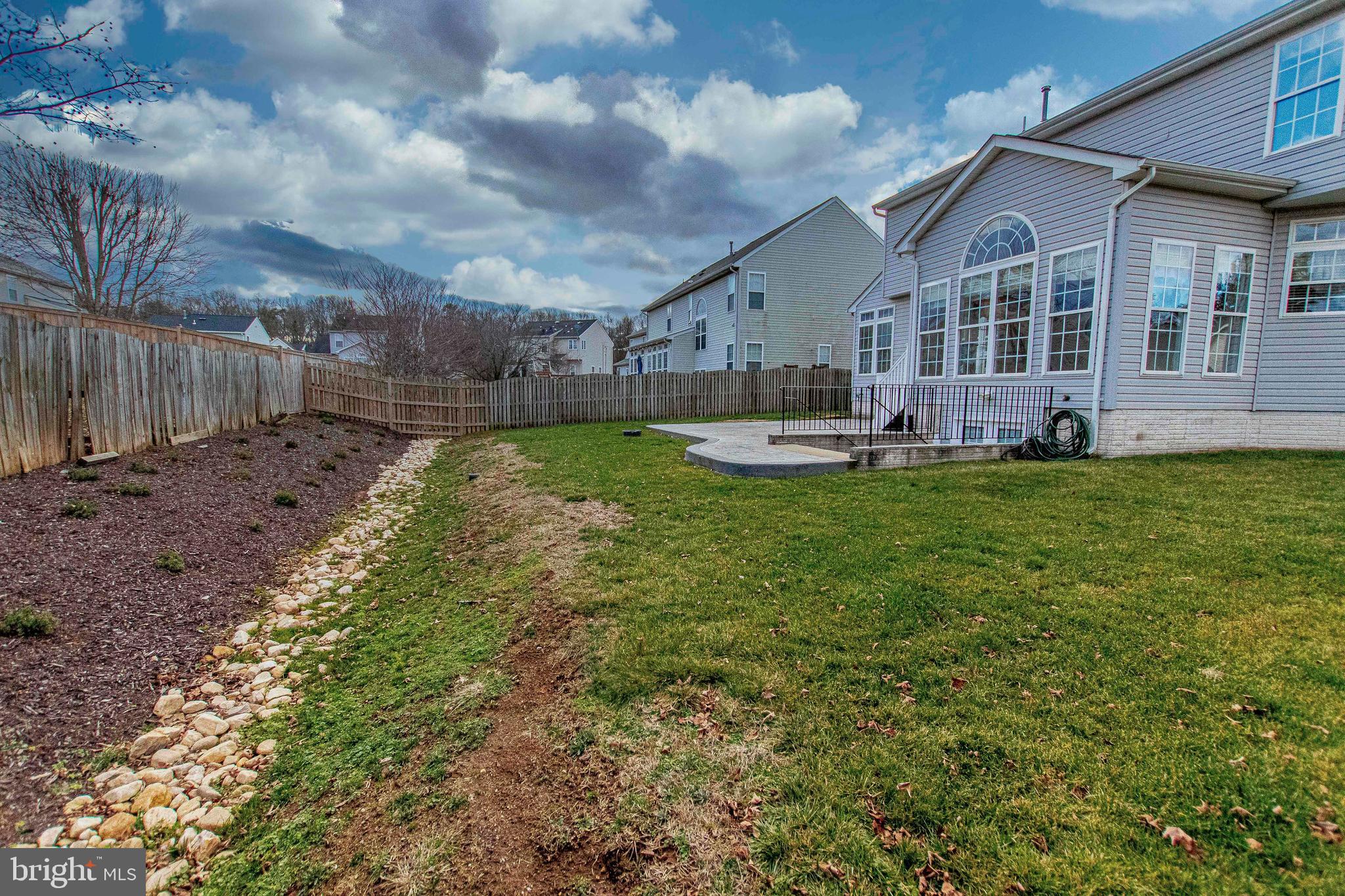 6679 CLARKES MEADOW DRIVE