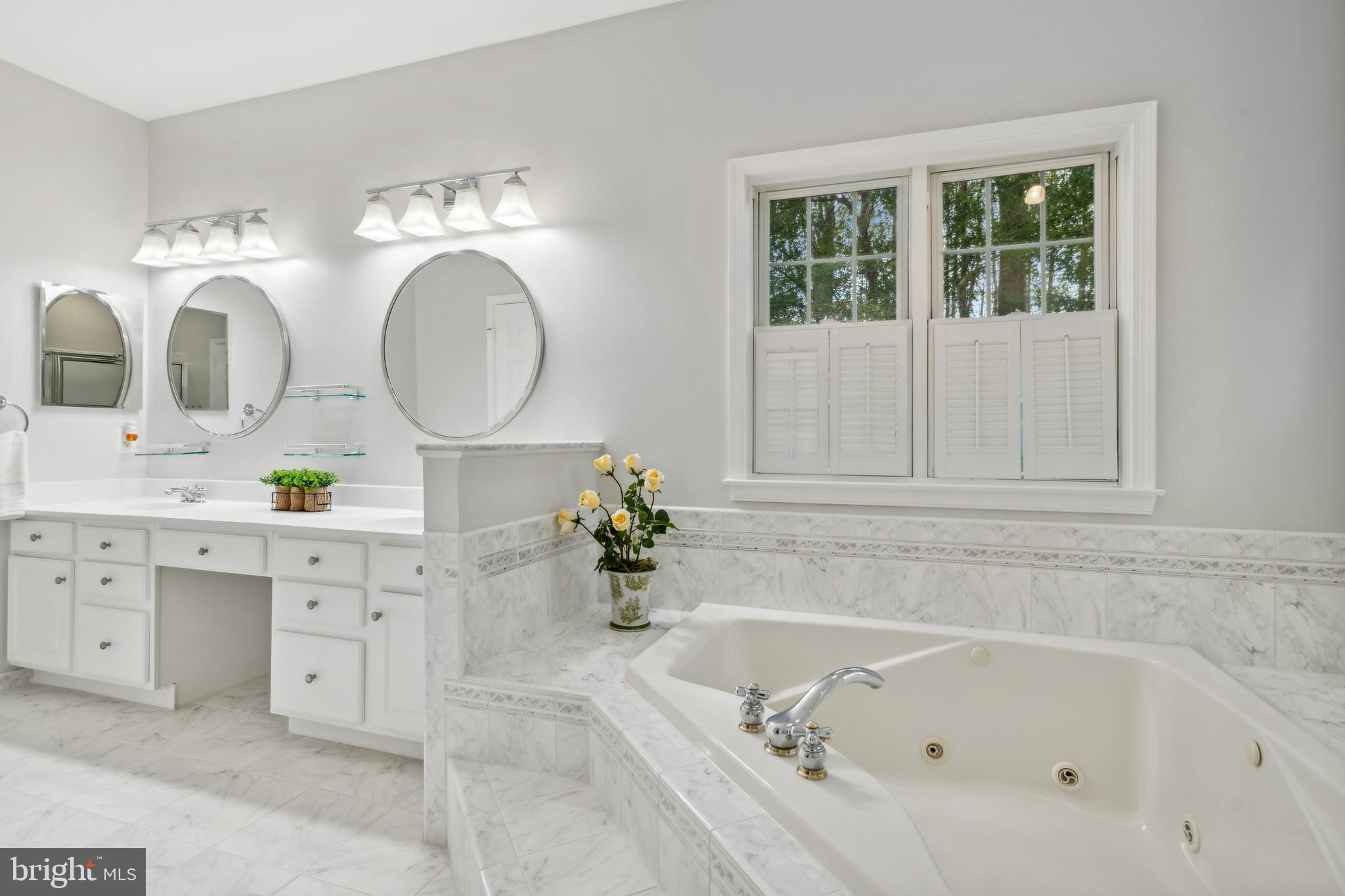 5479 ROSEHAVEN COURT