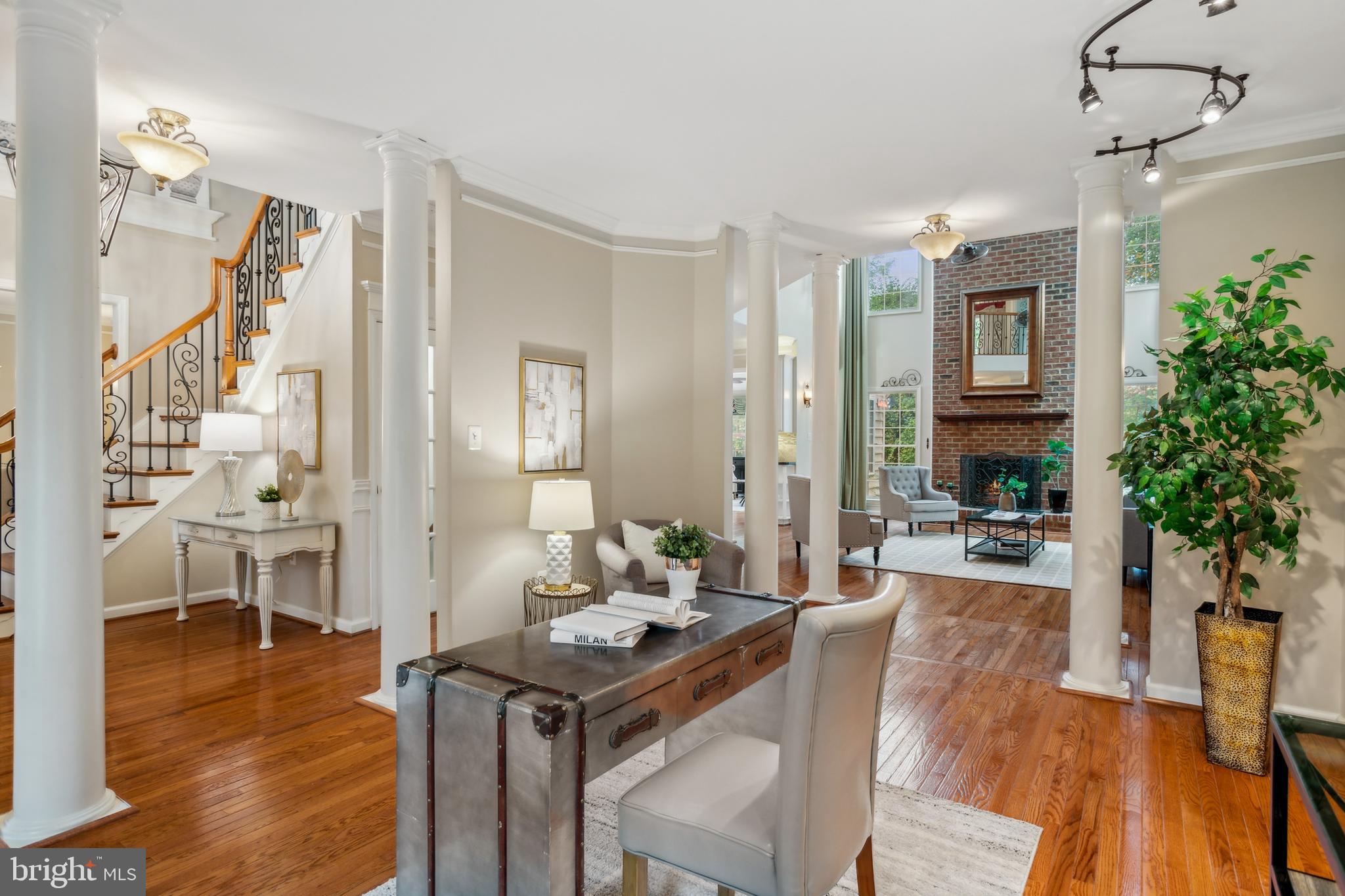 5479 ROSEHAVEN COURT