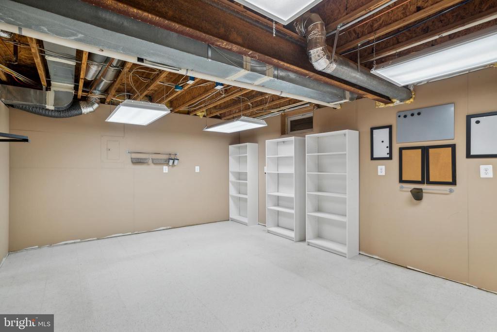 5479 ROSEHAVEN COURT