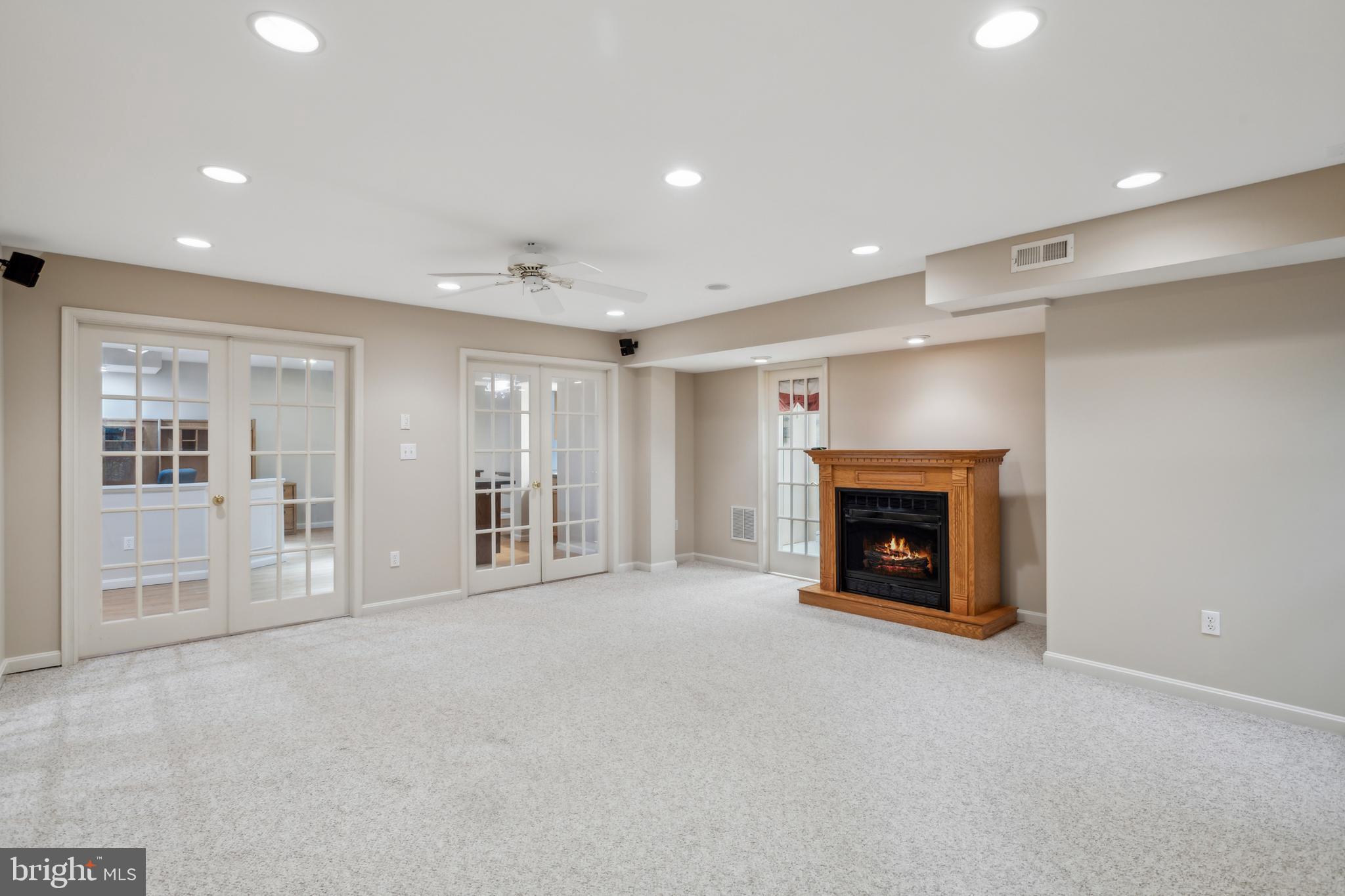 5479 ROSEHAVEN COURT