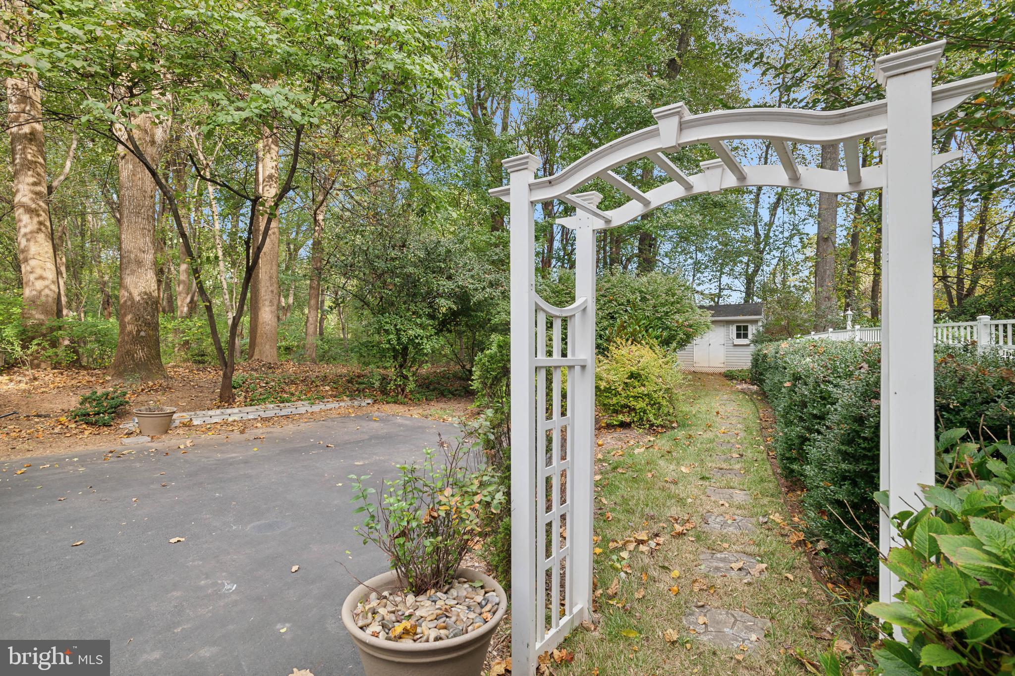 5479 ROSEHAVEN COURT