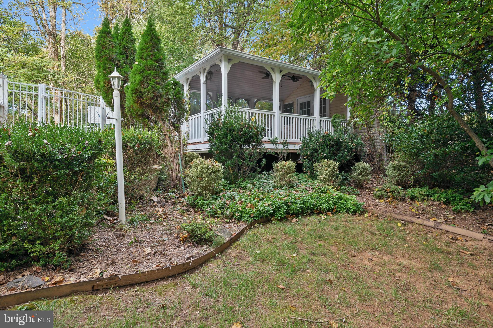 5479 ROSEHAVEN COURT