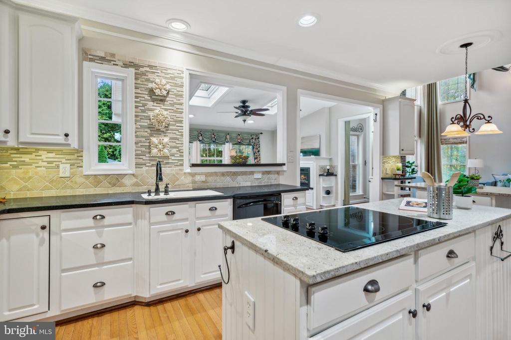 5479 ROSEHAVEN COURT