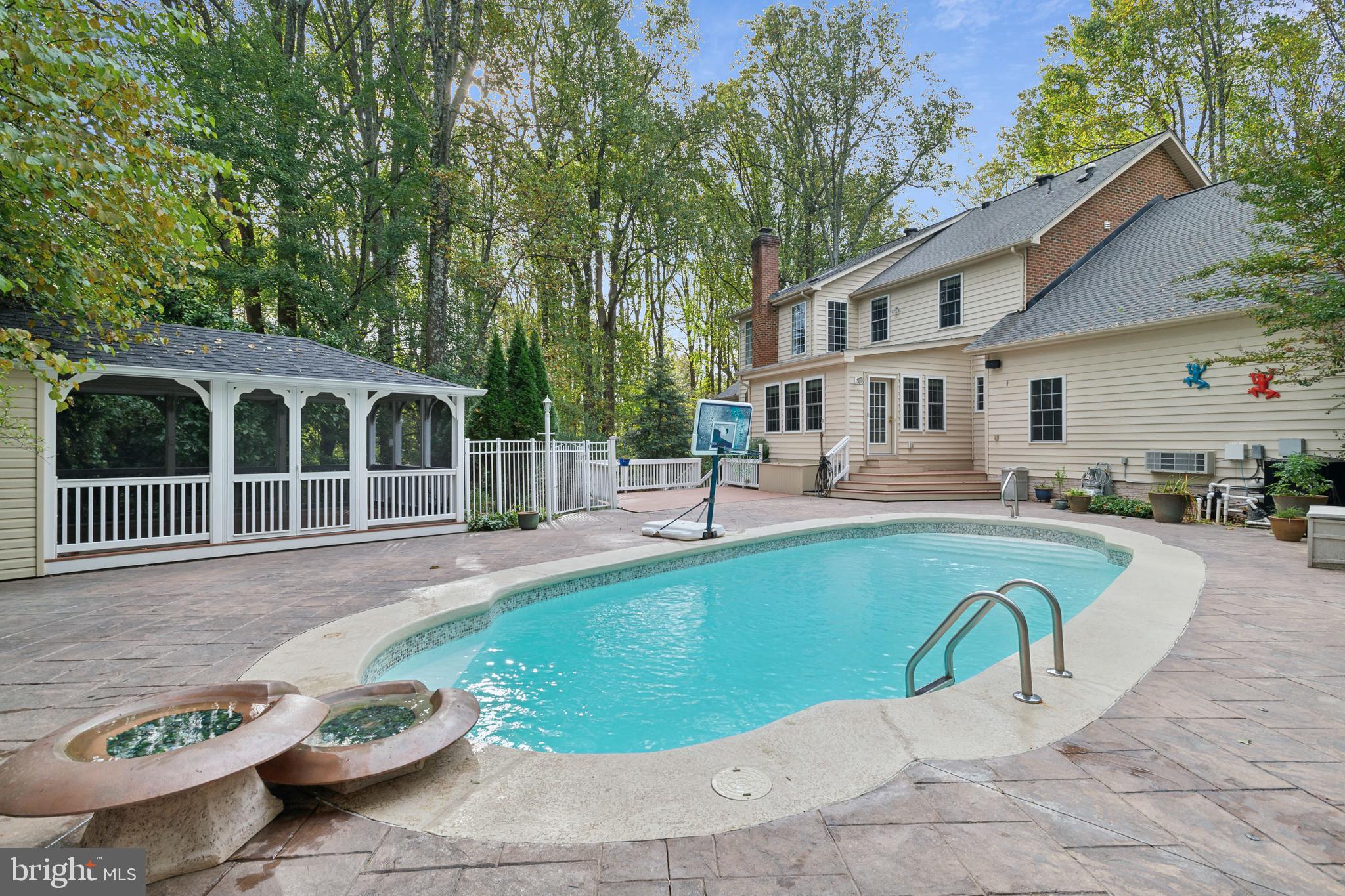 5479 ROSEHAVEN COURT