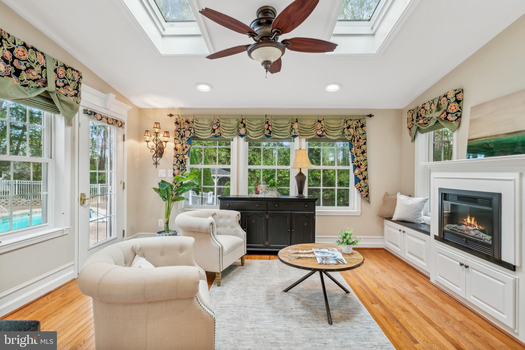 5479 ROSEHAVEN COURT