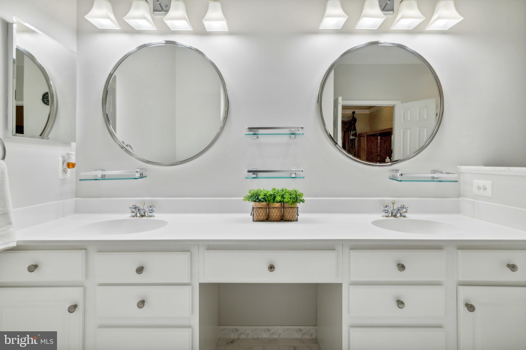 5479 ROSEHAVEN COURT