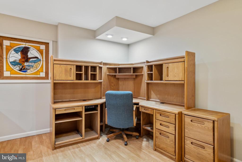5479 ROSEHAVEN COURT