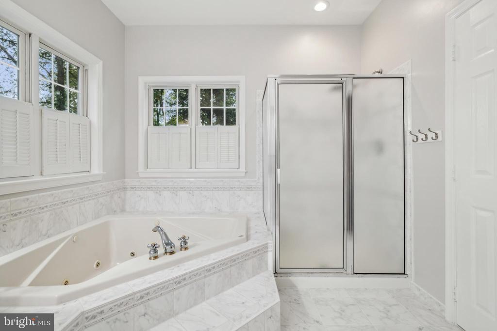 5479 ROSEHAVEN COURT