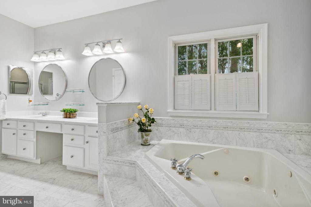 5479 ROSEHAVEN COURT