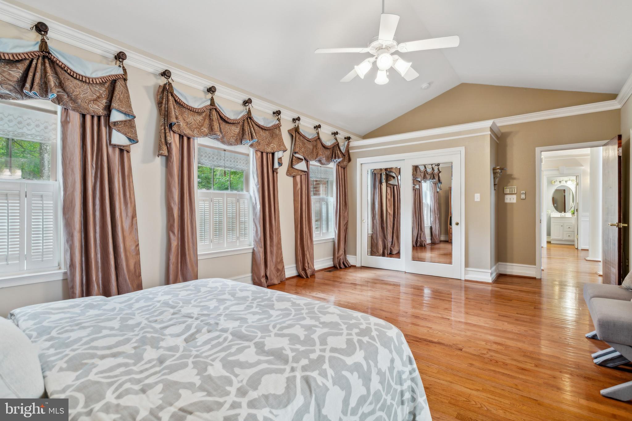 5479 ROSEHAVEN COURT