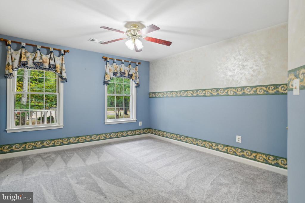 5479 ROSEHAVEN COURT