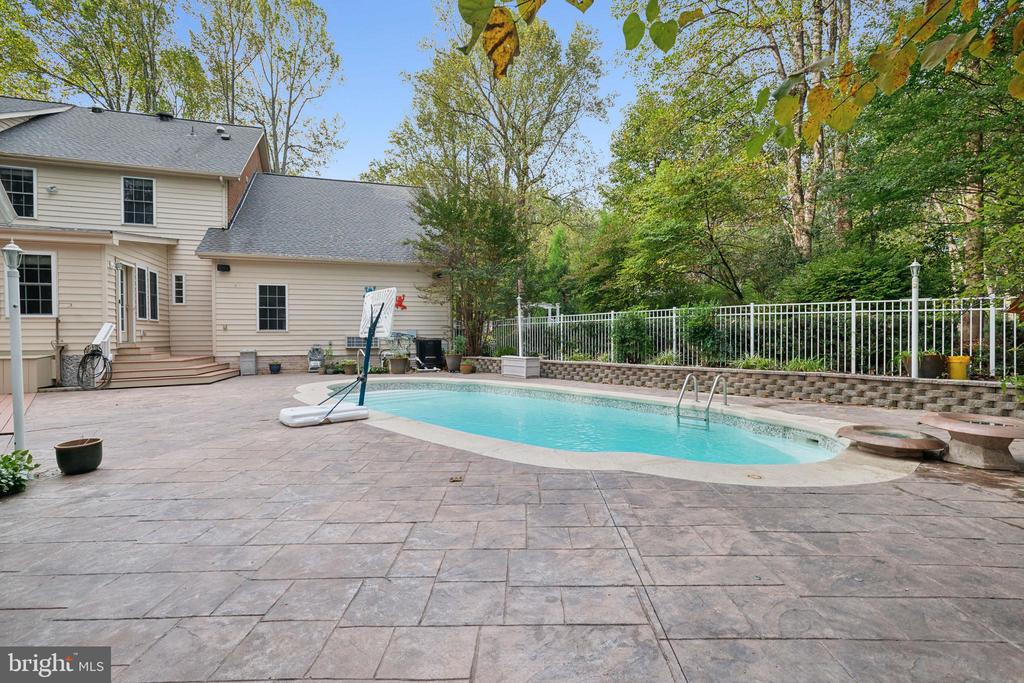 5479 ROSEHAVEN COURT