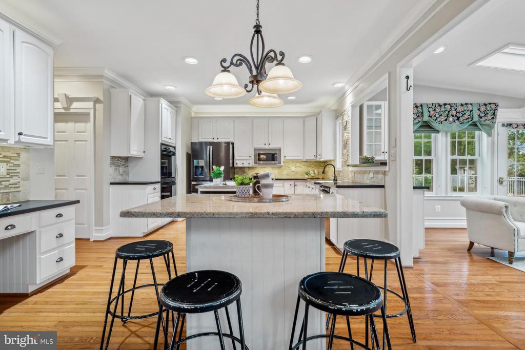 5479 ROSEHAVEN COURT