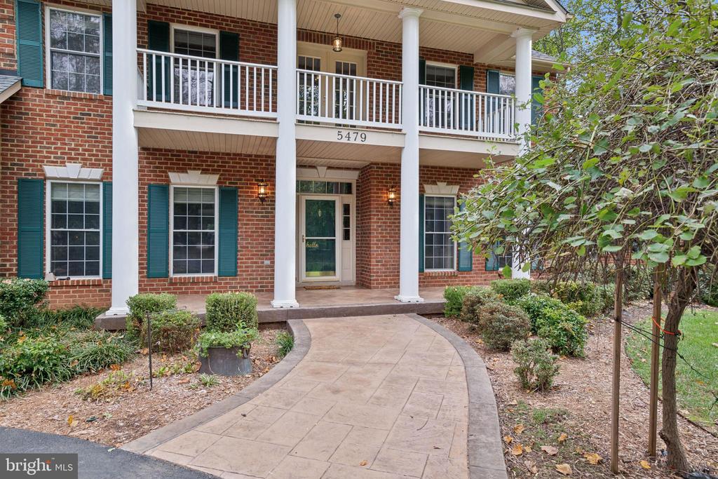 5479 ROSEHAVEN COURT