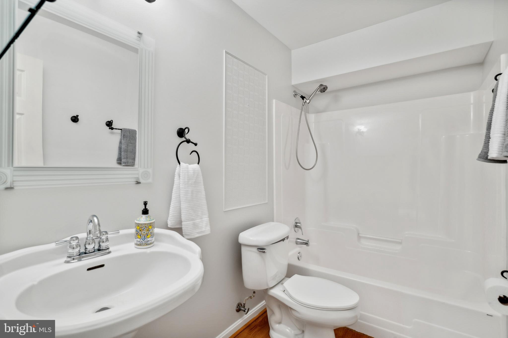 5479 ROSEHAVEN COURT