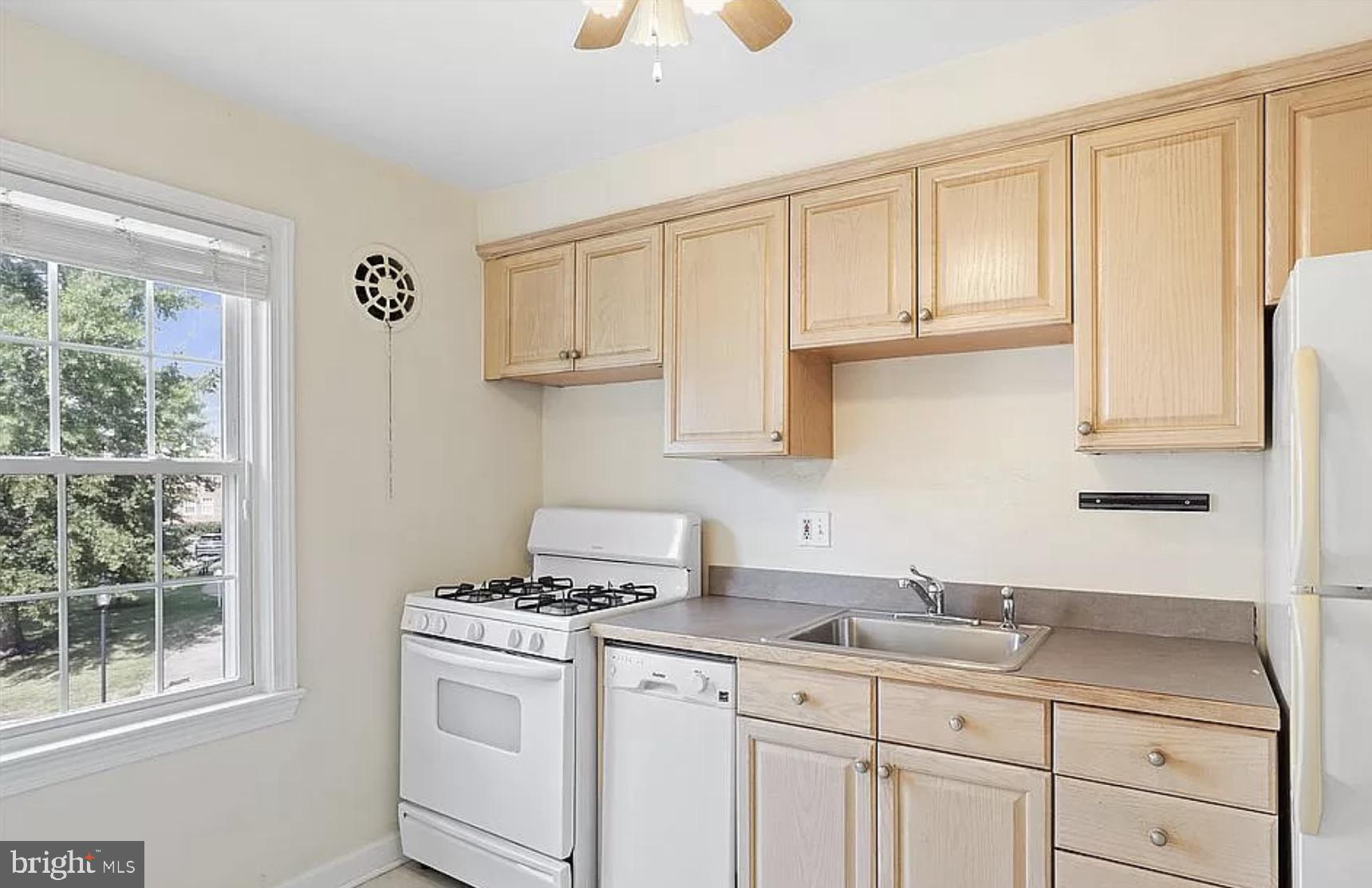 6710 W WAKEFIELD DRIVE B1