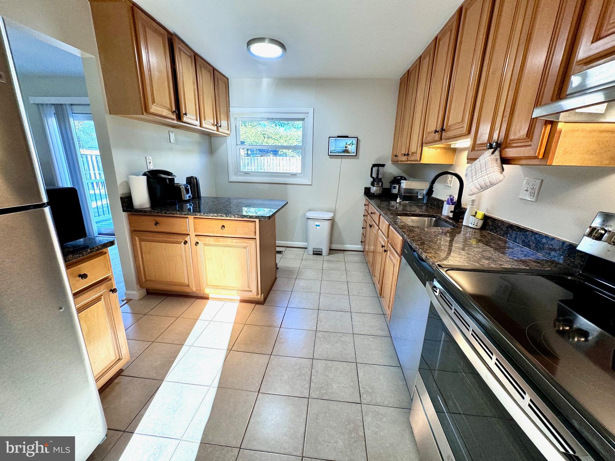 1218 SUMMERFIELD DRIVE