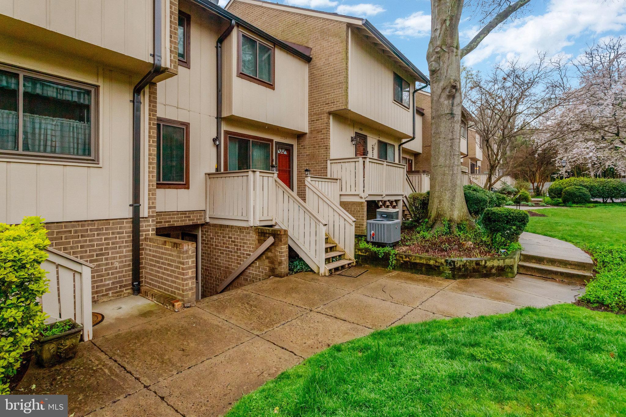 2726 GLENGYLE DRIVE 8