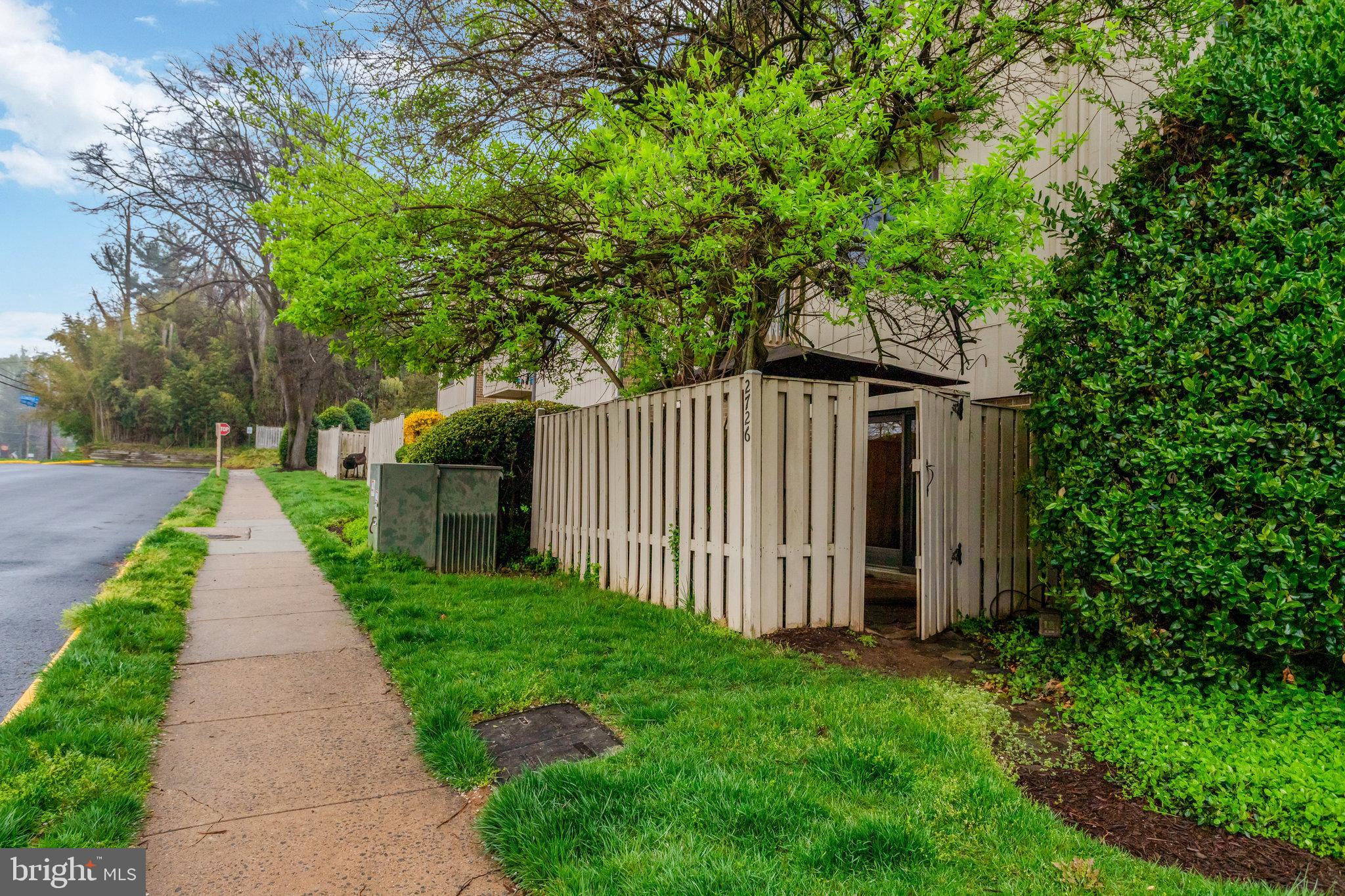 2726 GLENGYLE DRIVE 8