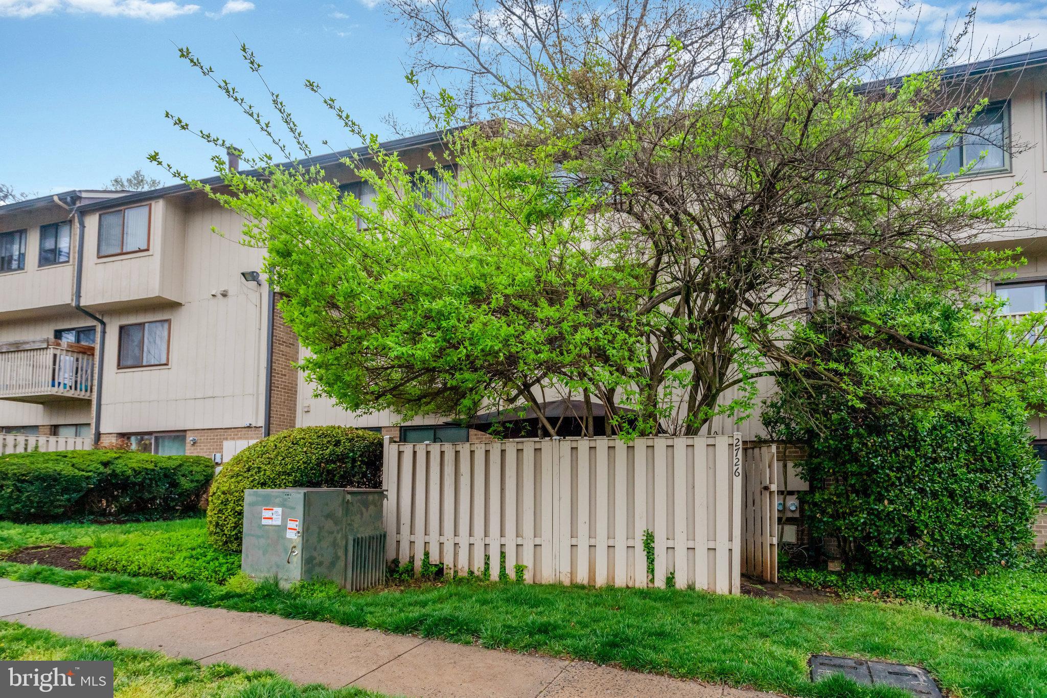 2726 GLENGYLE DRIVE 8