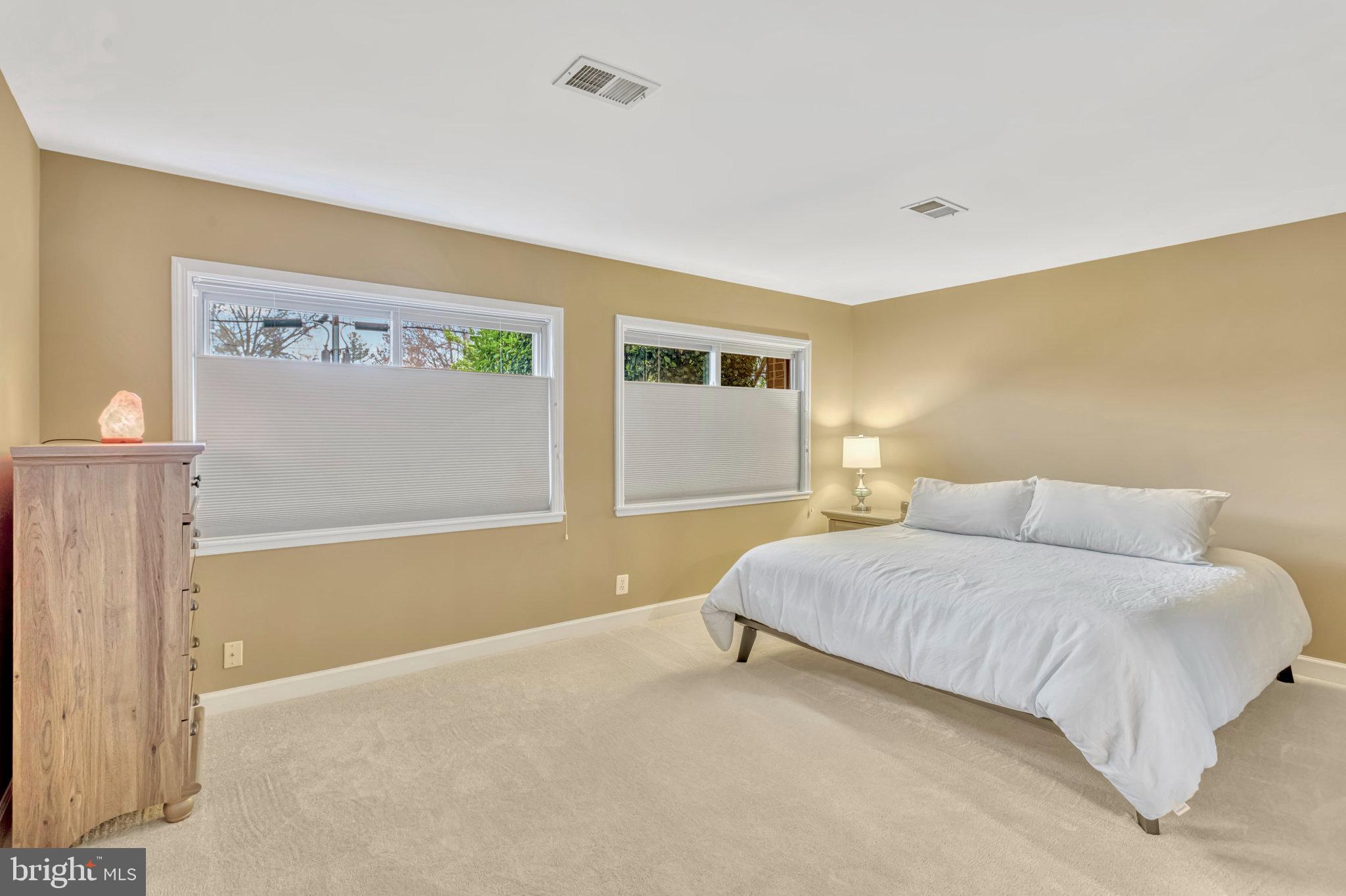 2726 GLENGYLE DRIVE 8