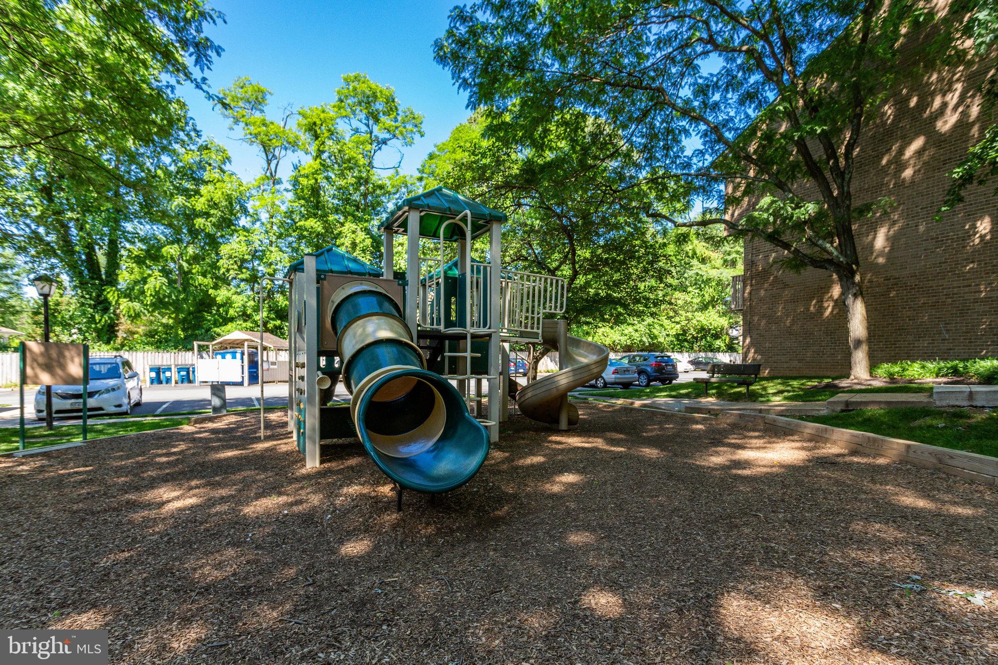 2726 GLENGYLE DRIVE 8