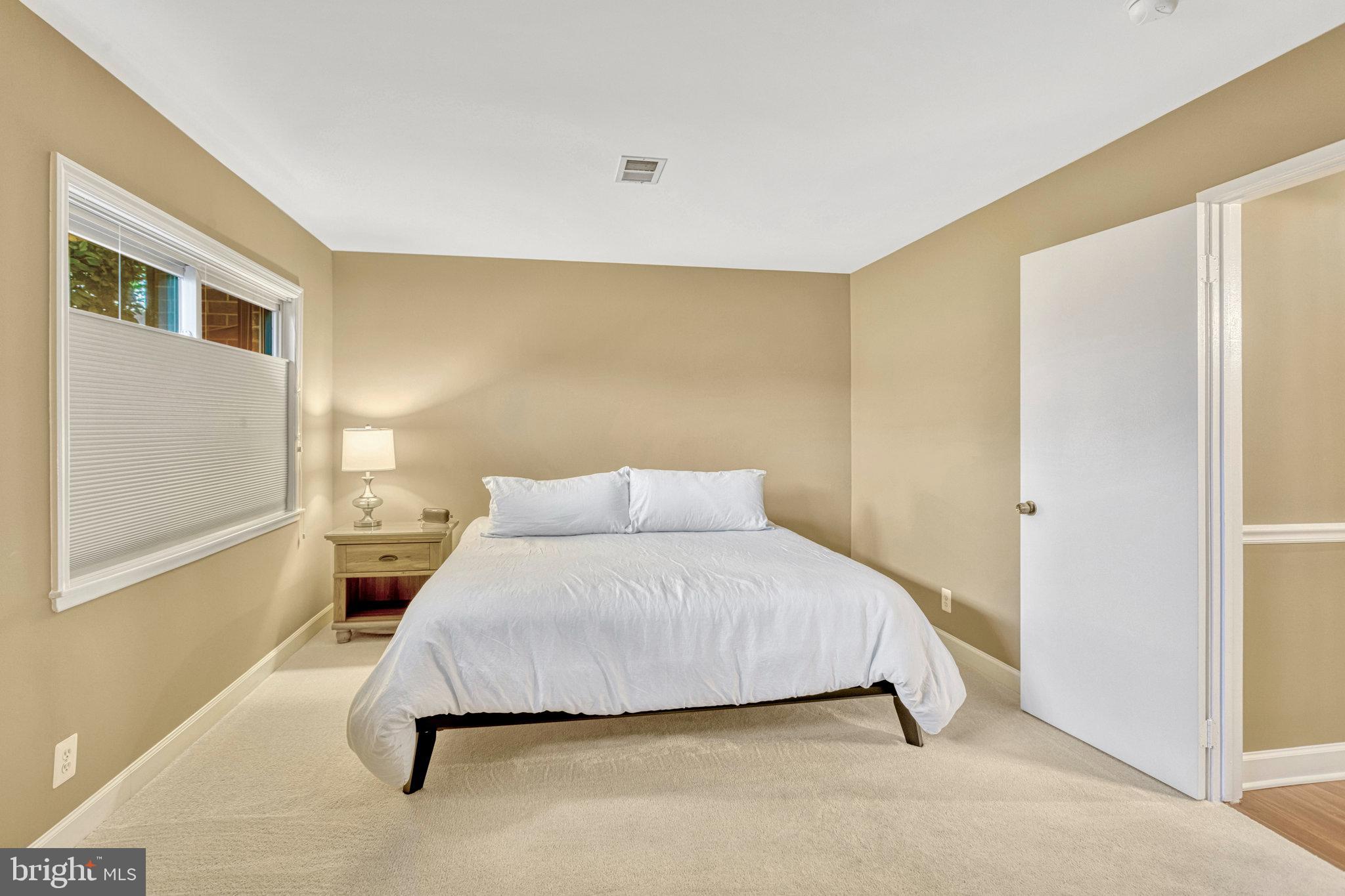 2726 GLENGYLE DRIVE 8