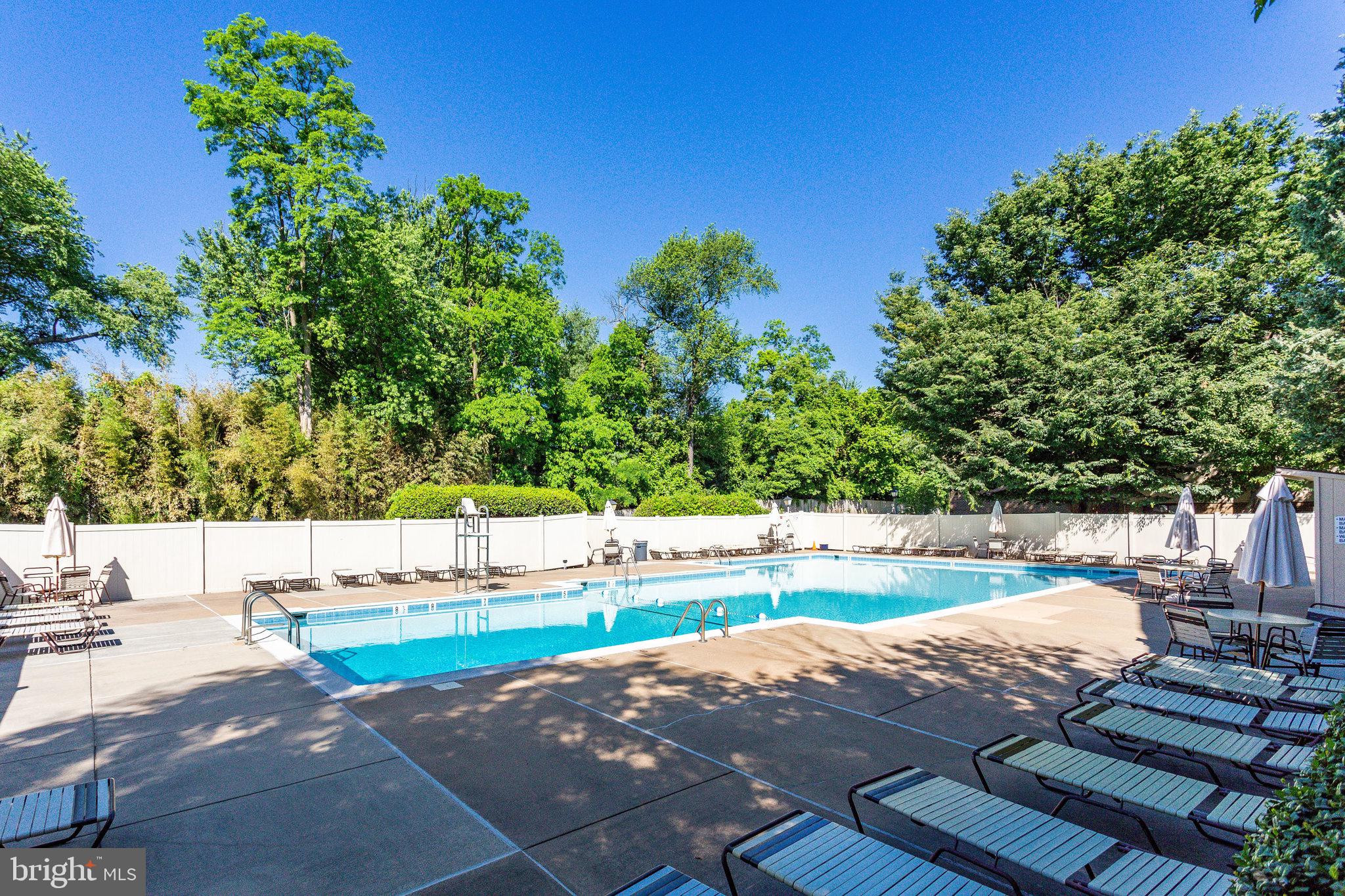 2726 GLENGYLE DRIVE 8