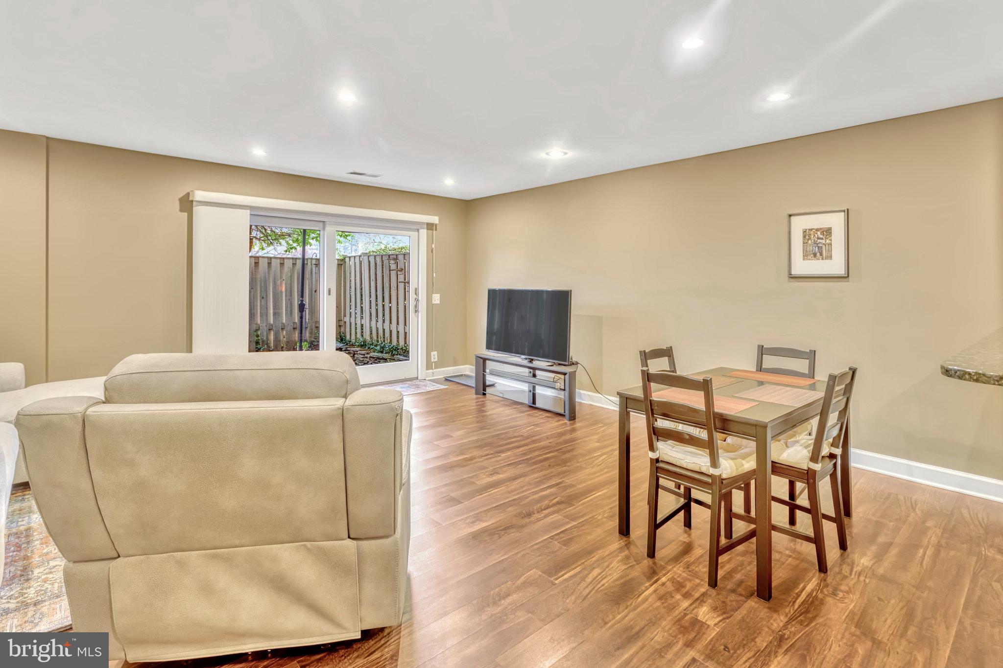 2726 GLENGYLE DRIVE 8