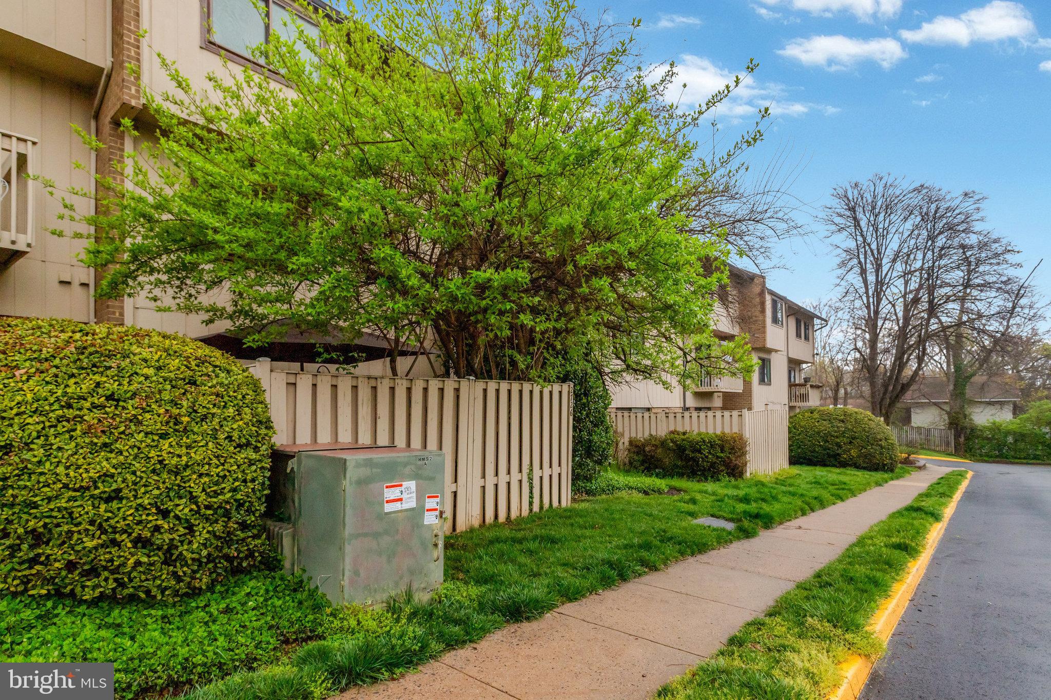 2726 GLENGYLE DRIVE 8