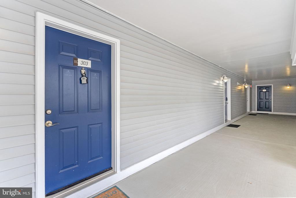 10303 APPALACHIAN CIRCLE 9-303