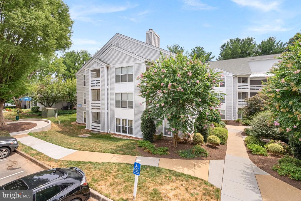 10303 APPALACHIAN CIRCLE 9-303