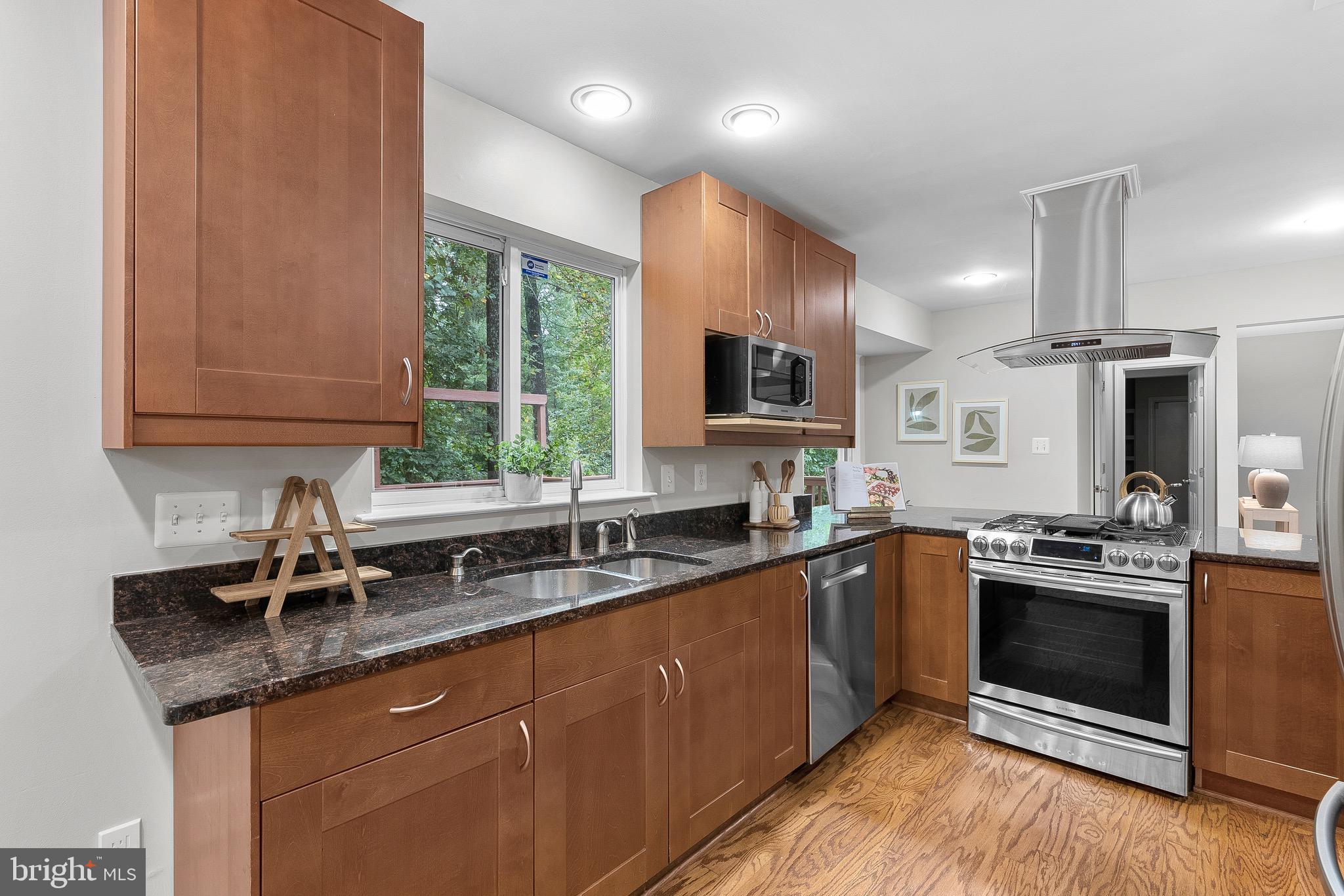 5307 HAMPTON FOREST WAY