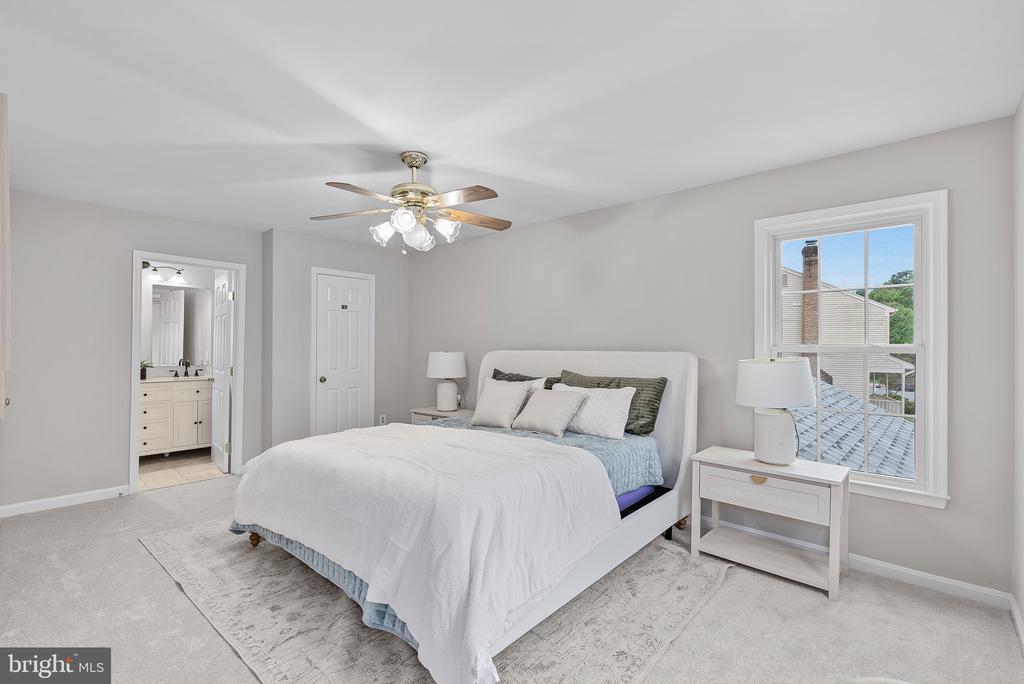5307 HAMPTON FOREST WAY