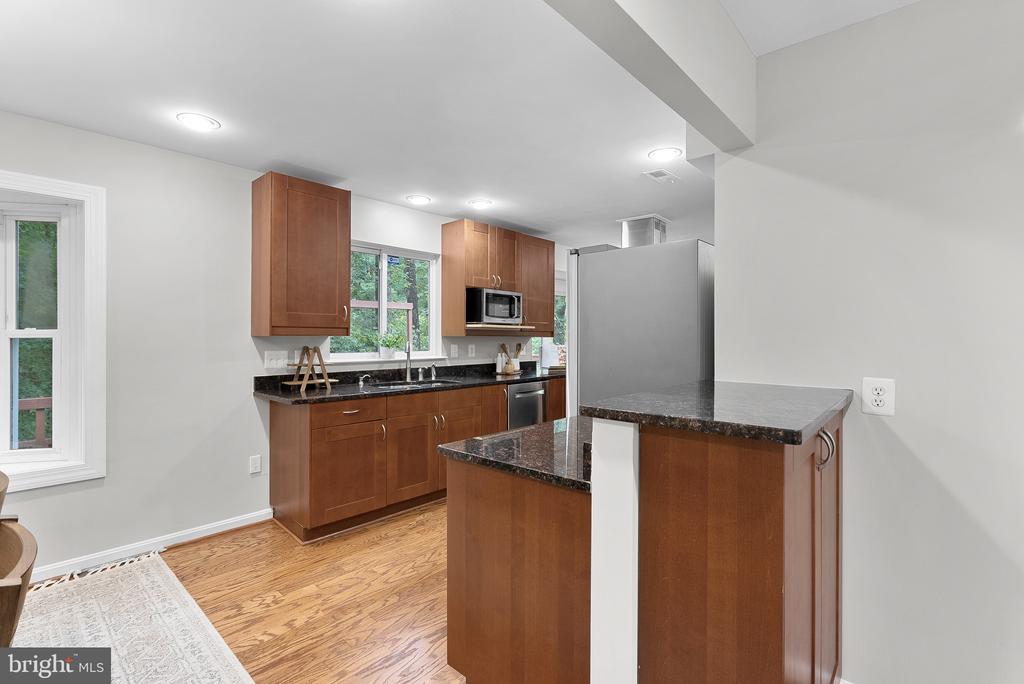 5307 HAMPTON FOREST WAY