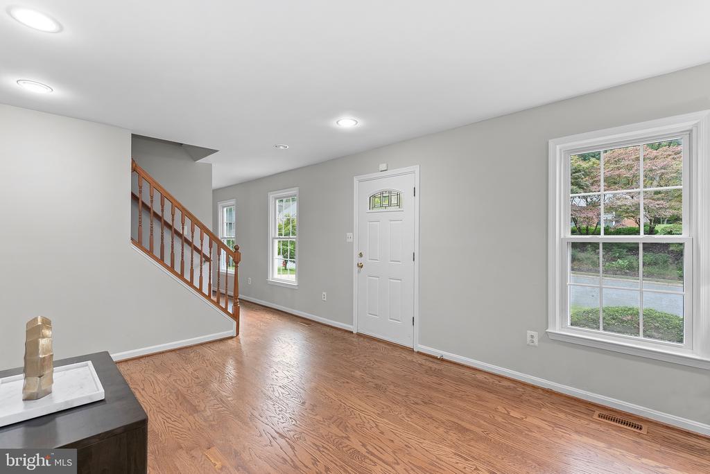 5307 HAMPTON FOREST WAY