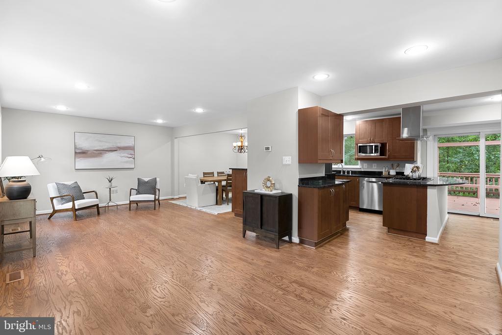 5307 HAMPTON FOREST WAY