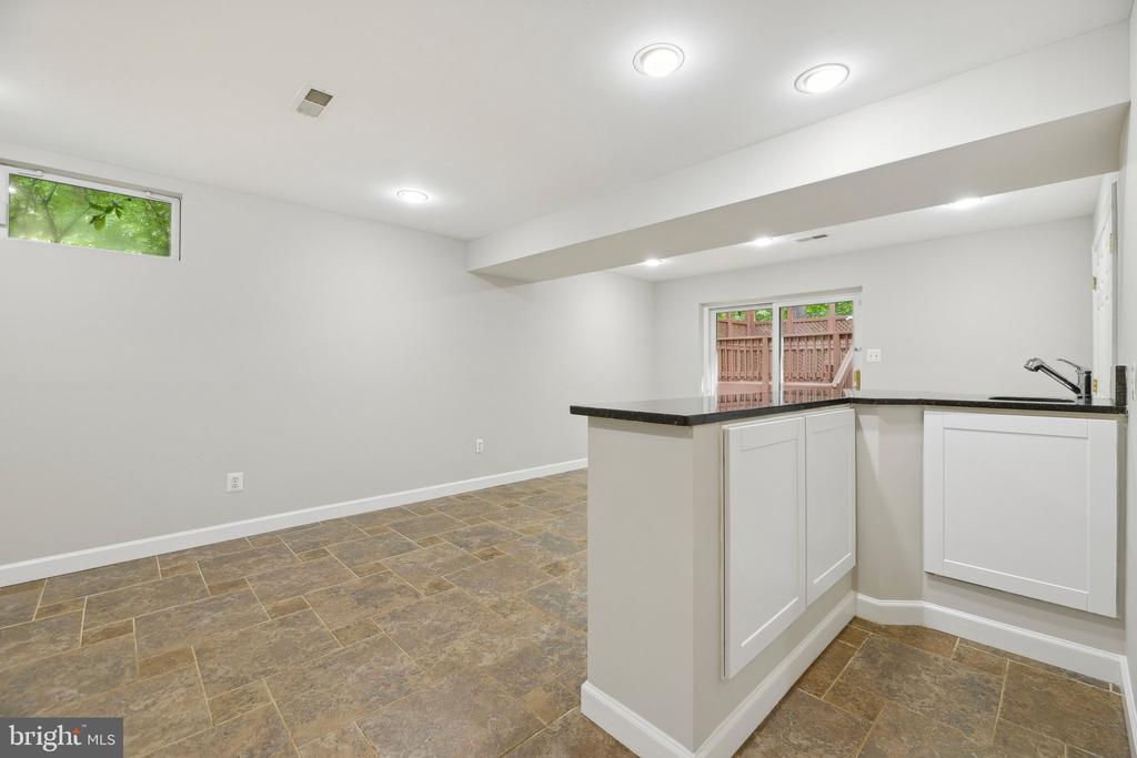 5307 HAMPTON FOREST WAY
