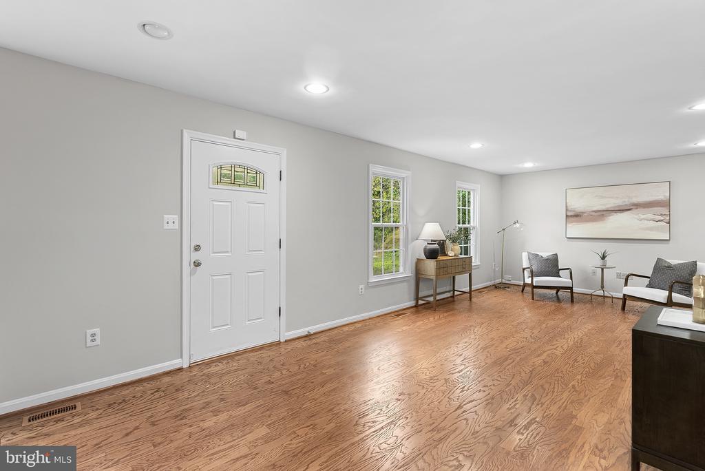 5307 HAMPTON FOREST WAY