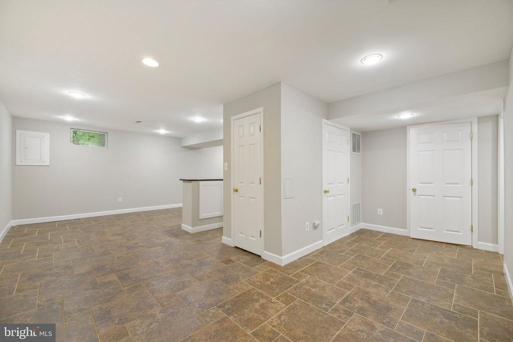 5307 HAMPTON FOREST WAY