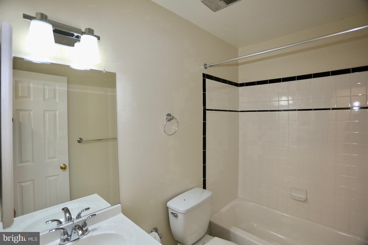 2590 GLENGYLE DRIVE 115