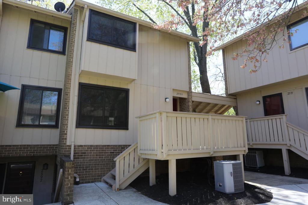 2590 GLENGYLE DRIVE 115