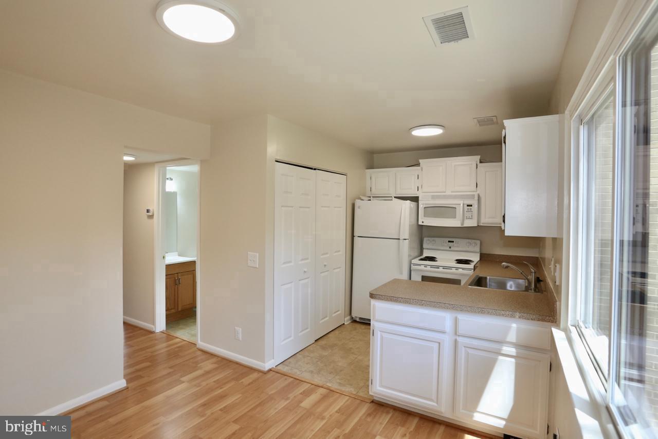 2590 GLENGYLE DRIVE 115