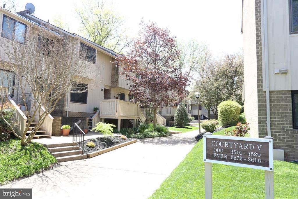 2590 GLENGYLE DRIVE 115